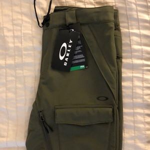 Oakley Mens olive green snowboard pants NEW